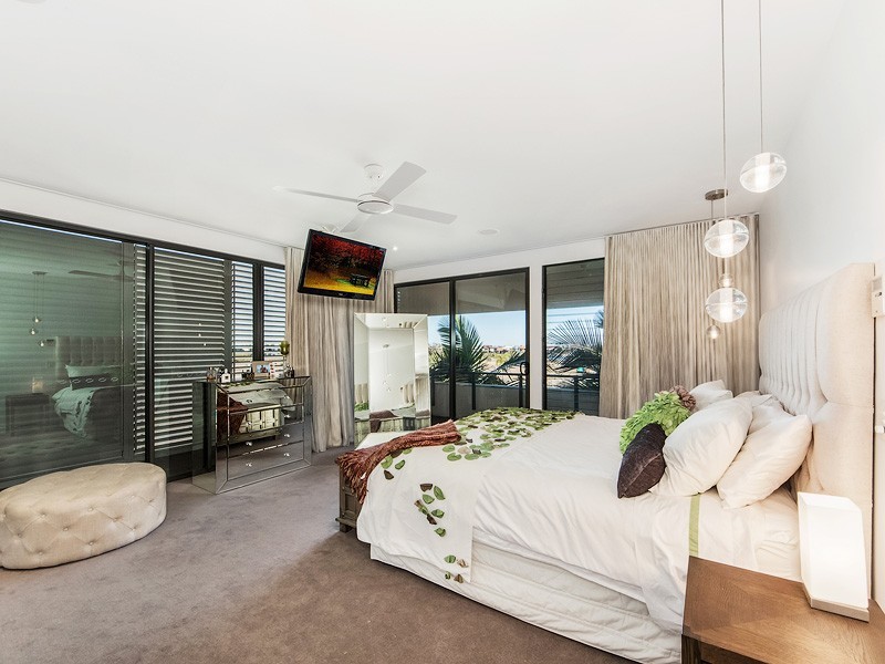 Paradise Point QLD 4216