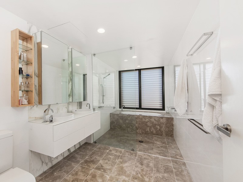 Paradise Point QLD 4216