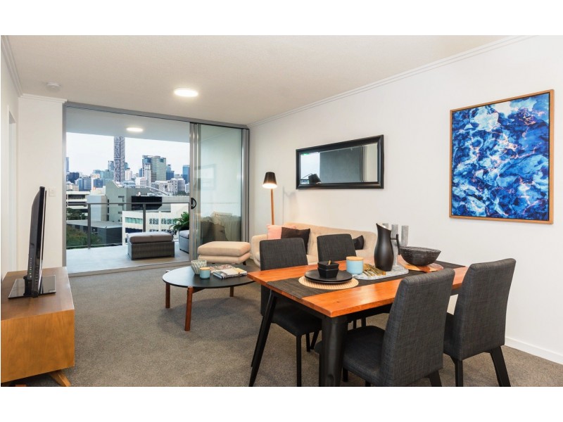 602/25 Walsh St, Milton QLD 4064