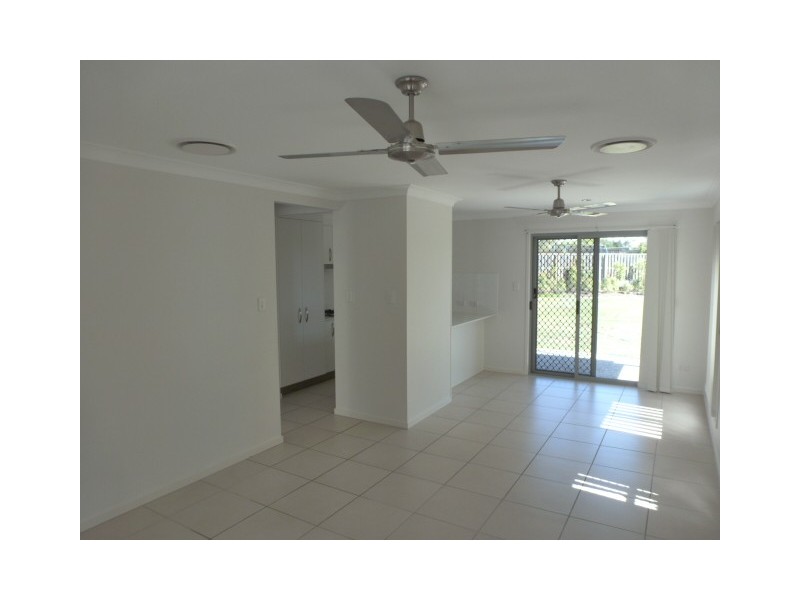 86 carselgrove ave, Fitzgibbon QLD 4018