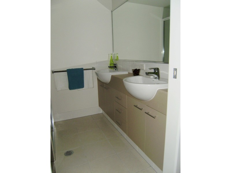 D08/2 Acacia Court, Robina QLD 4226
