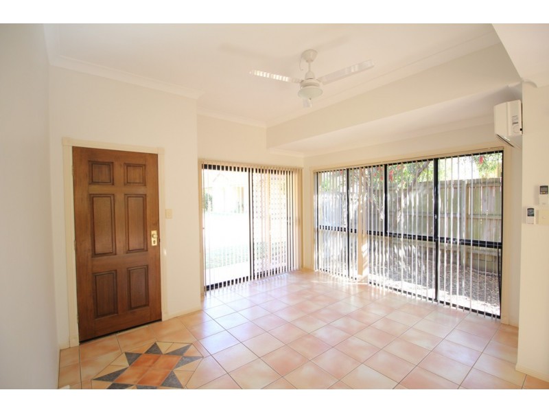 13/18 ALTANDI ST, Sunnybank QLD 4109