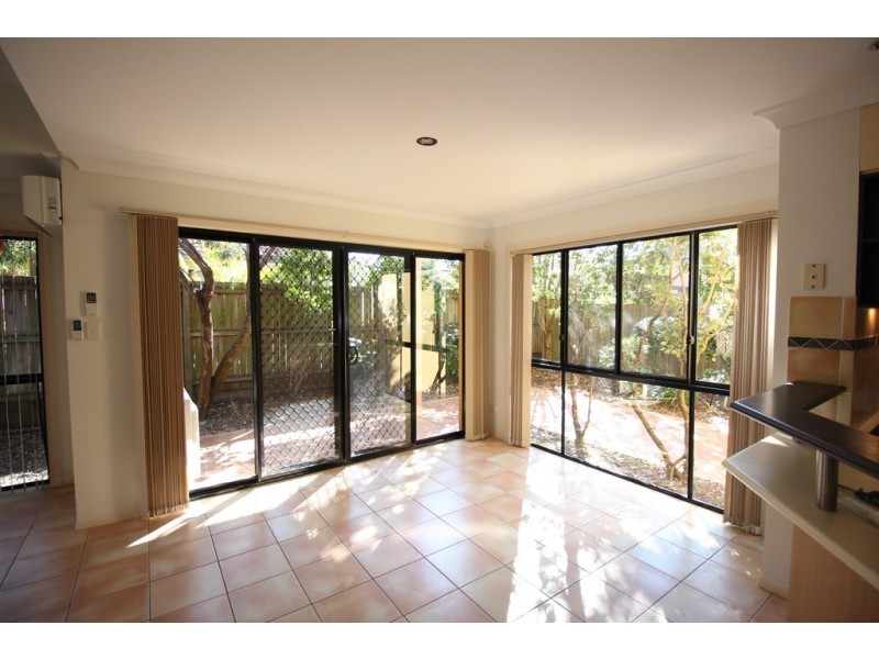 13/18 ALTANDI ST, Sunnybank QLD 4109