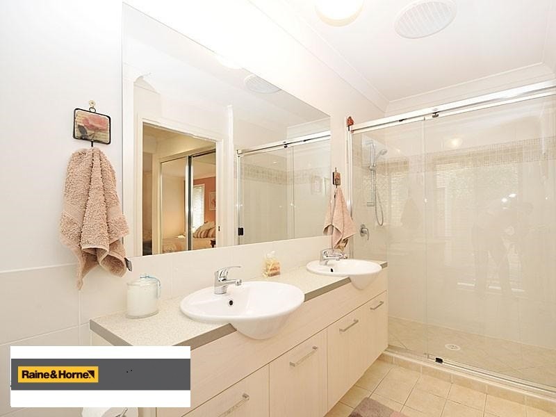 4 PETRIE CRESCENT, Aspley QLD 4034