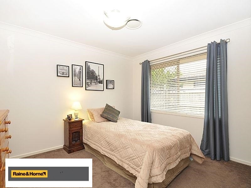 4 PETRIE CRESCENT, Aspley QLD 4034