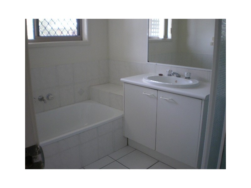 UNIT 33-14 “Hatlowe Heights”  Bourton Road, Merrimac QLD 4226