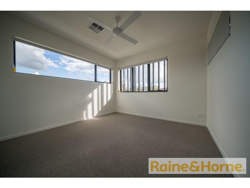 65 Hilltop Ave, Chermside QLD 4032