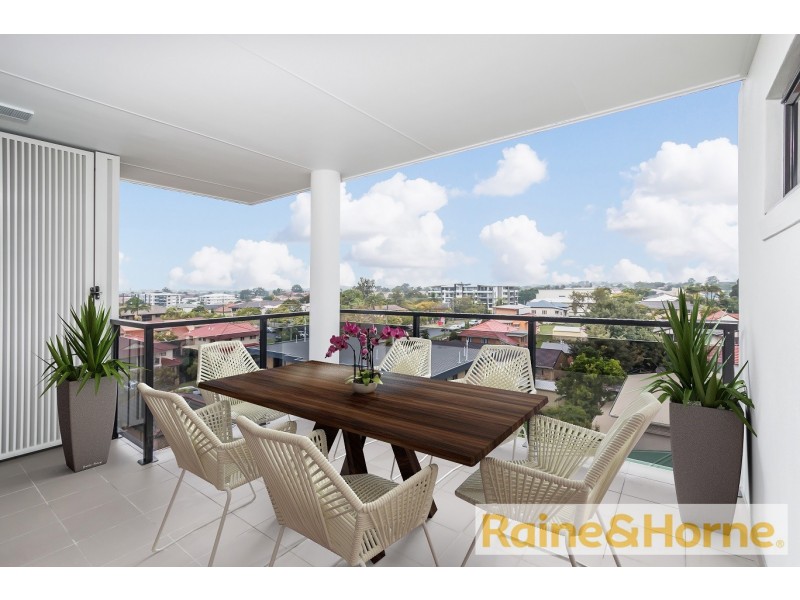 65 Hilltop Ave, Chermside QLD 4032