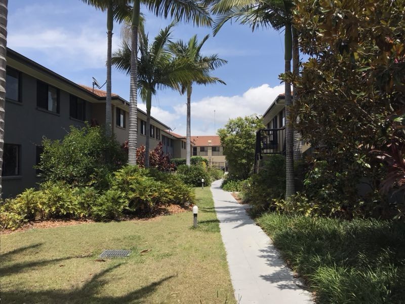7 Brown, Labrador QLD 4215