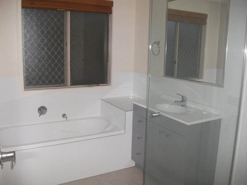 19 / 75 LEVINGTON ROAD, Eight Mile Plains QLD 4113