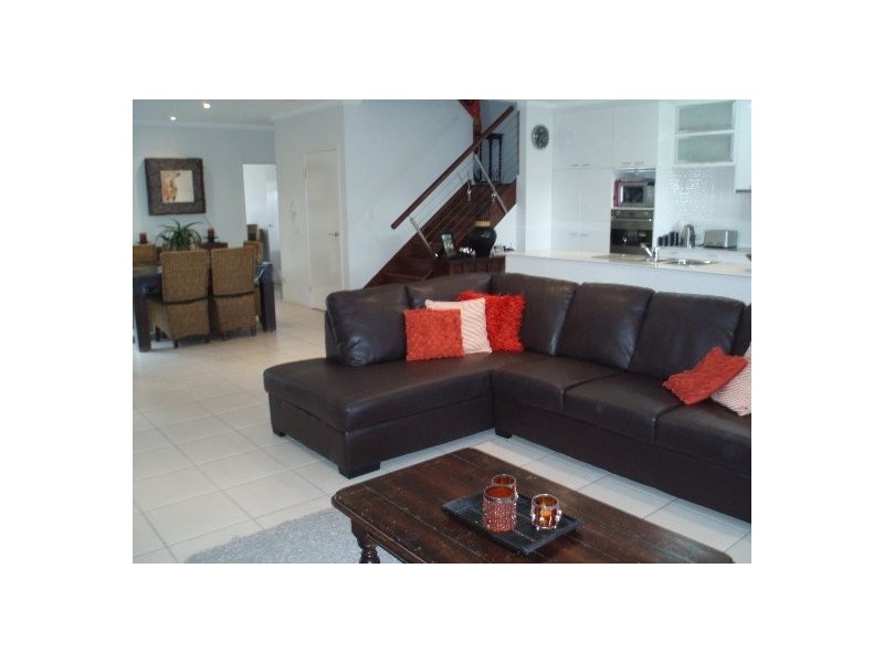 33/181 Lae Drive, Coombabah QLD 4216