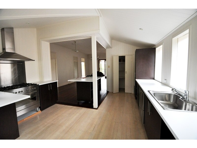 58 Wylie Av, Coorparoo QLD 4151