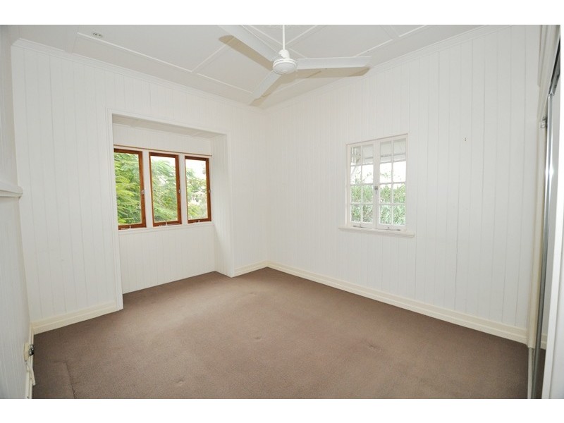 58 Wylie Av, Coorparoo QLD 4151