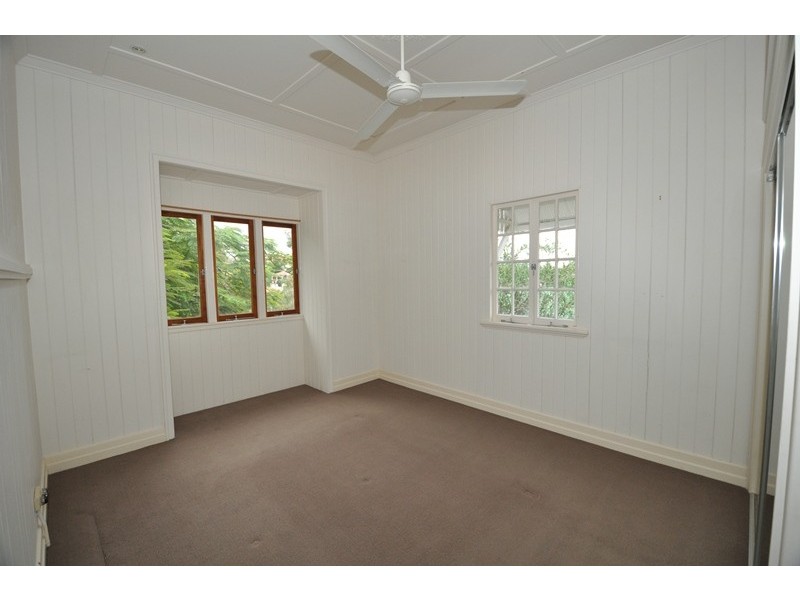 58 Wylie Av, Coorparoo QLD 4151