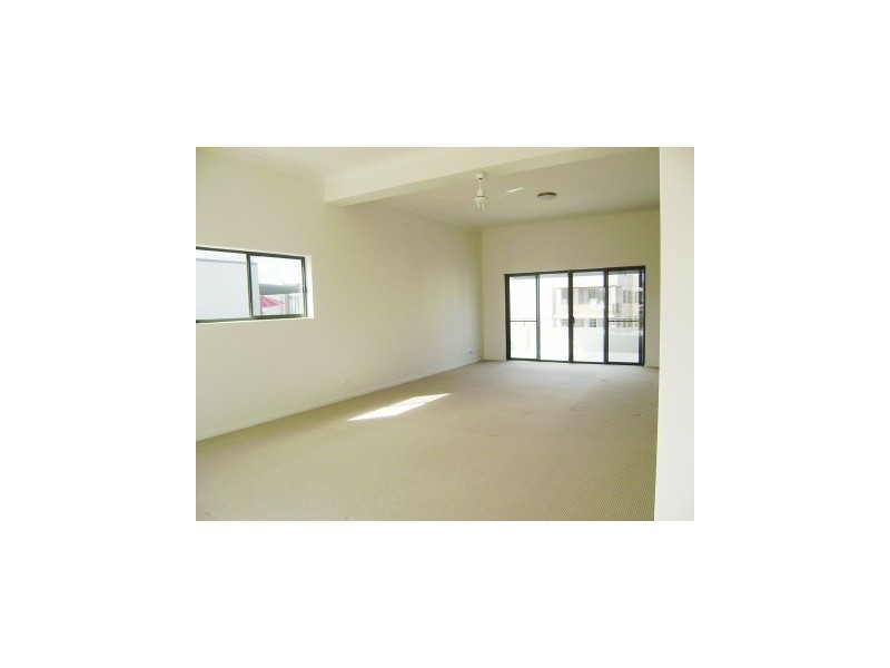 C02/1 Acacia Court, Robina QLD 4226