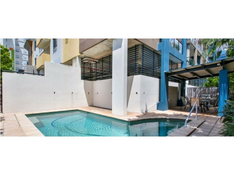 46 Playfield Street, Chermside QLD 4032
