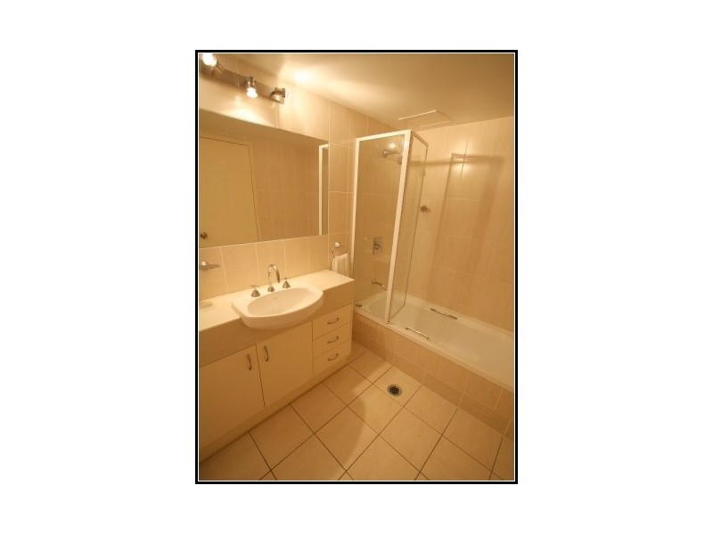 1 / 69 Leichhardt Street, Spring Hill QLD 4000