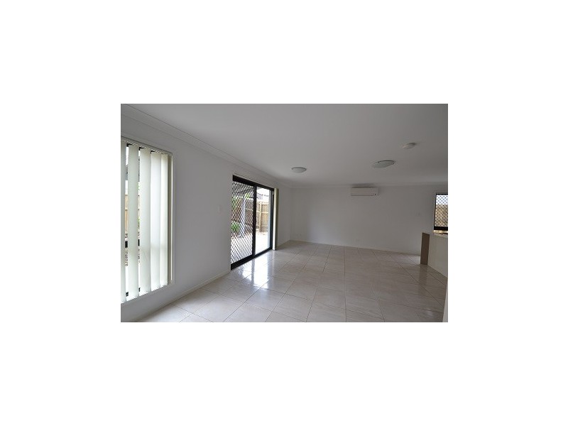 4/9 Milan Street, Forest Lake QLD 4078