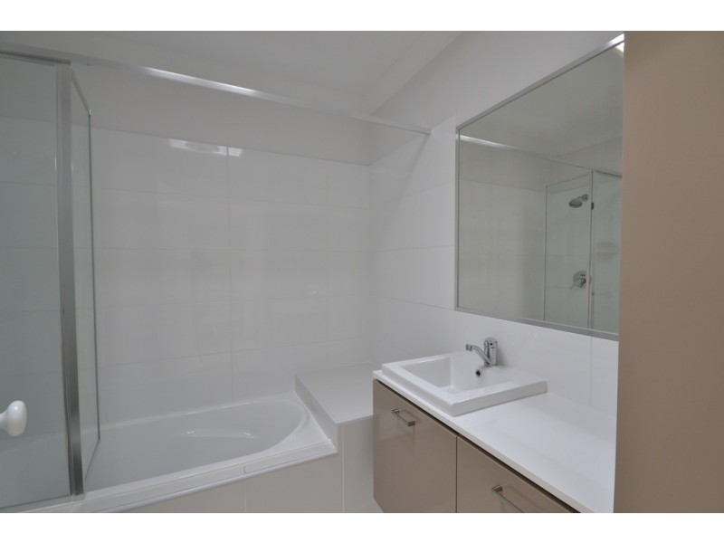 4/9 Milan Street, Forest Lake QLD 4078