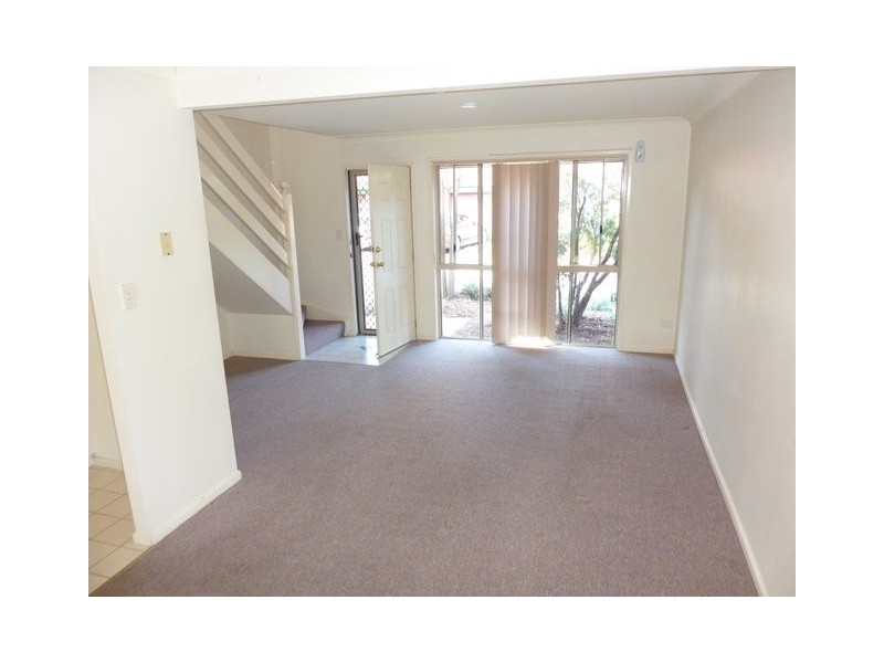 75/75 Brown Street, Labrador QLD 4215