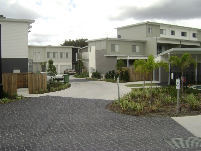 11/2-10 Cascade dr, Underwood QLD 4119