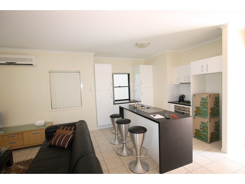 1/77 Depper Street, St Lucia QLD 4067