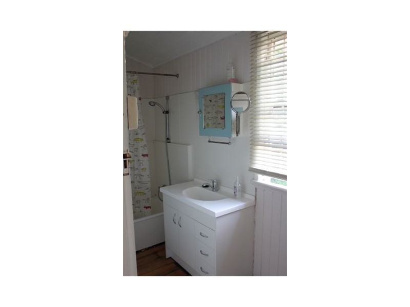 21 Bush Street, Windsor QLD 4030