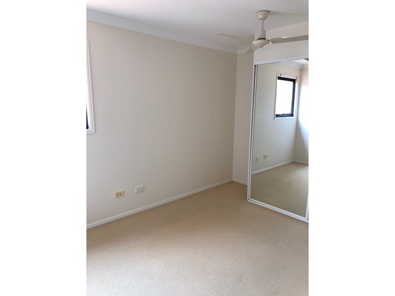 2 755 ASHMORE ROAD, Molendinar QLD 4214