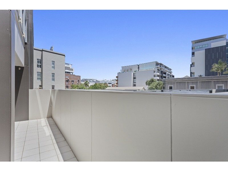 162/38 Skyring Tce, Teneriffe QLD 4005