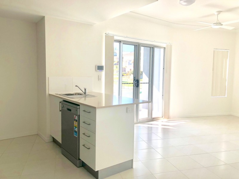 84E The Promenade, Springfield Lakes QLD 4300