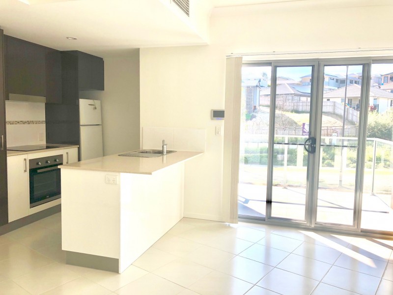 84E The Promenade, Springfield Lakes QLD 4300