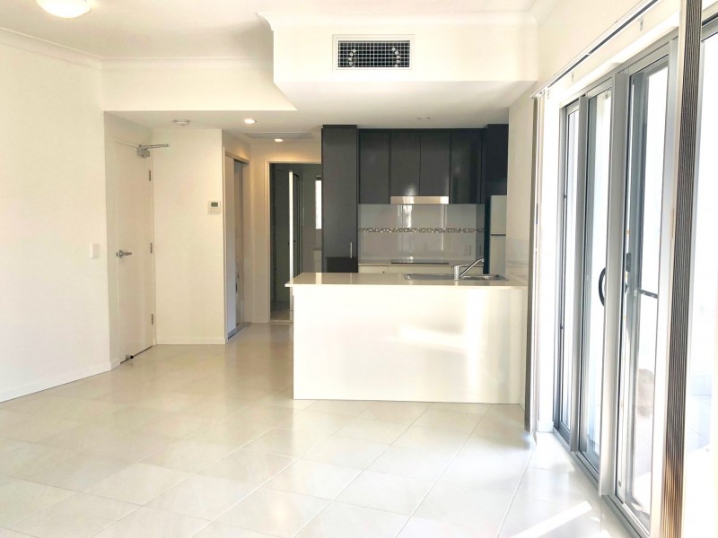 84E The Promenade, Springfield Lakes QLD 4300