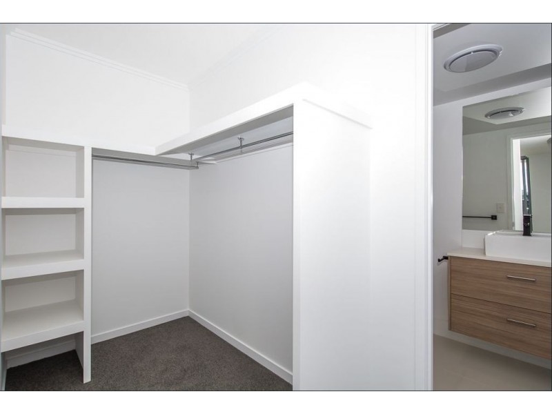 301/25 Walsh St, Milton QLD 4064