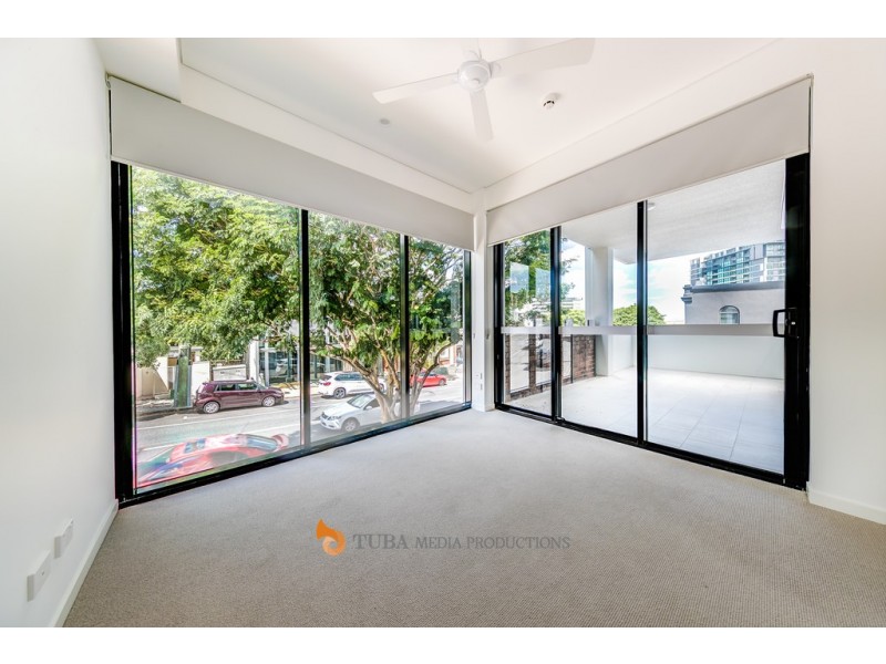 366 Sandgate Road, Albion QLD 4010