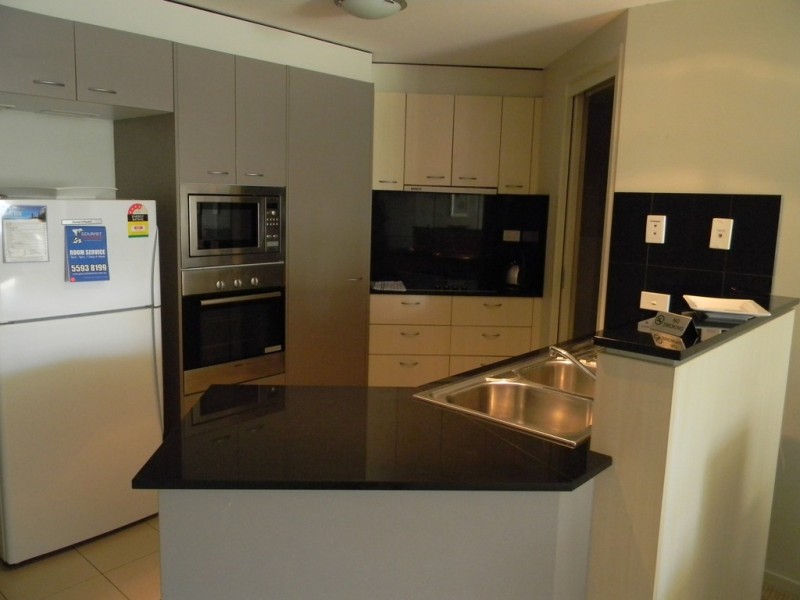 21-31 CYPRESS AVE, Surfers Paradise QLD 4217