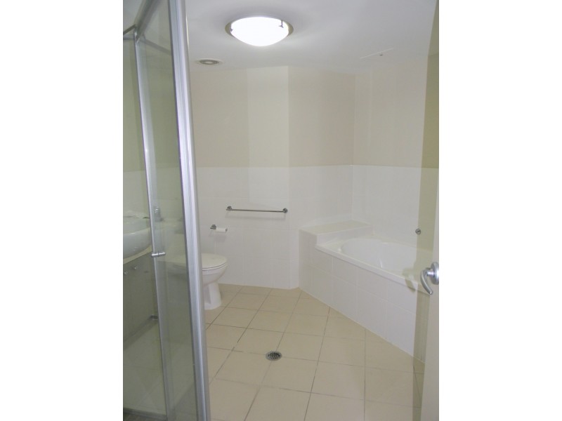 21-31 CYPRESS AVE, Surfers Paradise QLD 4217