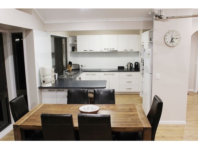 25 Macquarie Drive, Petrie QLD 4502
