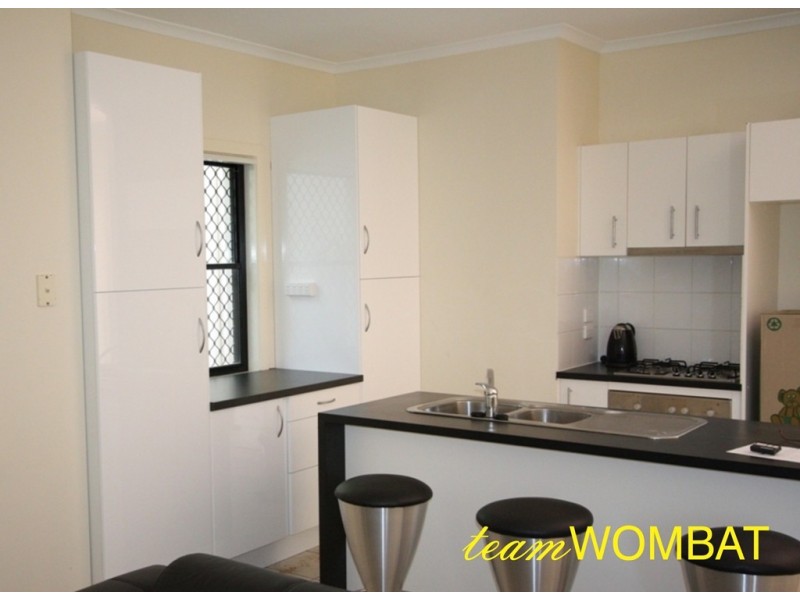 77 Depper Street, St Lucia QLD 4067