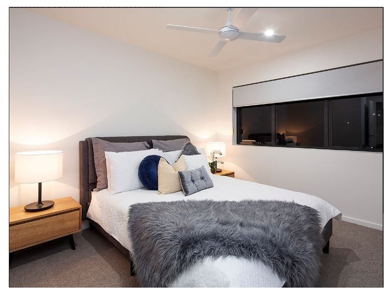 65 Hilltop Ave, Chermside QLD 4032