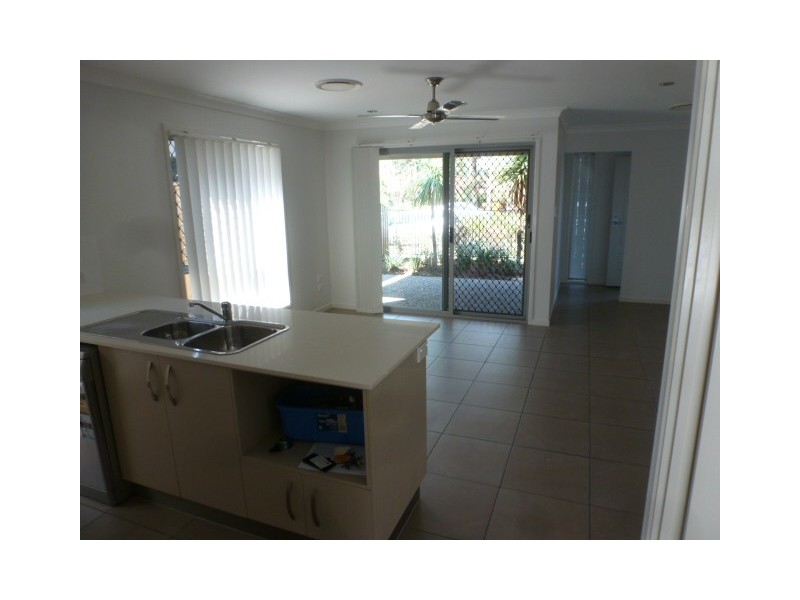 86 Carselgrove Ave, Fitzgibbon QLD 4018