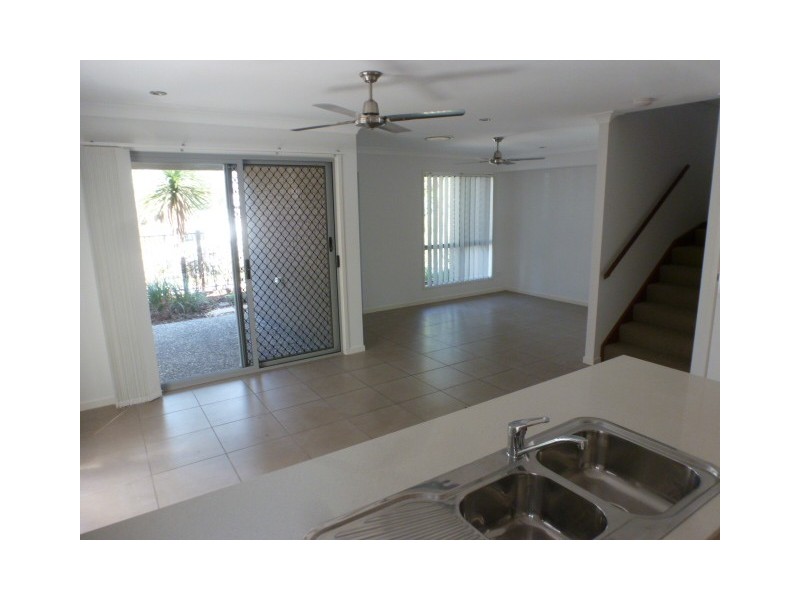 86 Carselgrove Ave, Fitzgibbon QLD 4018