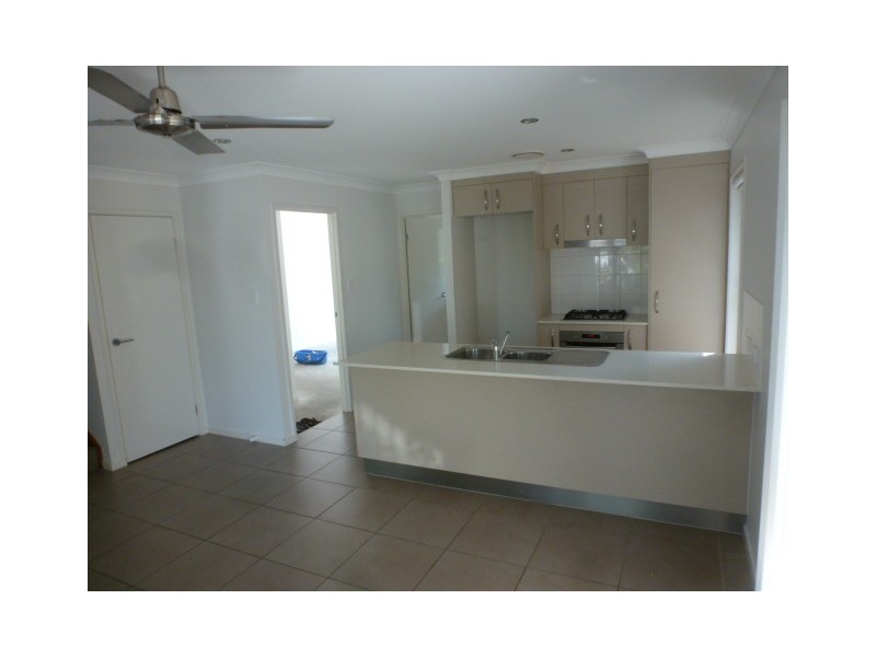 86 Carselgrove Ave, Fitzgibbon QLD 4018