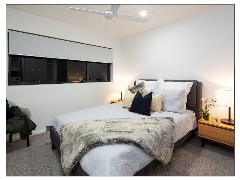 65 Hilltop Ave, Chermside QLD 4032
