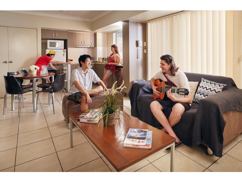 Asilo / 1848 Logan Road, Upper Mount Gravatt QLD 4122