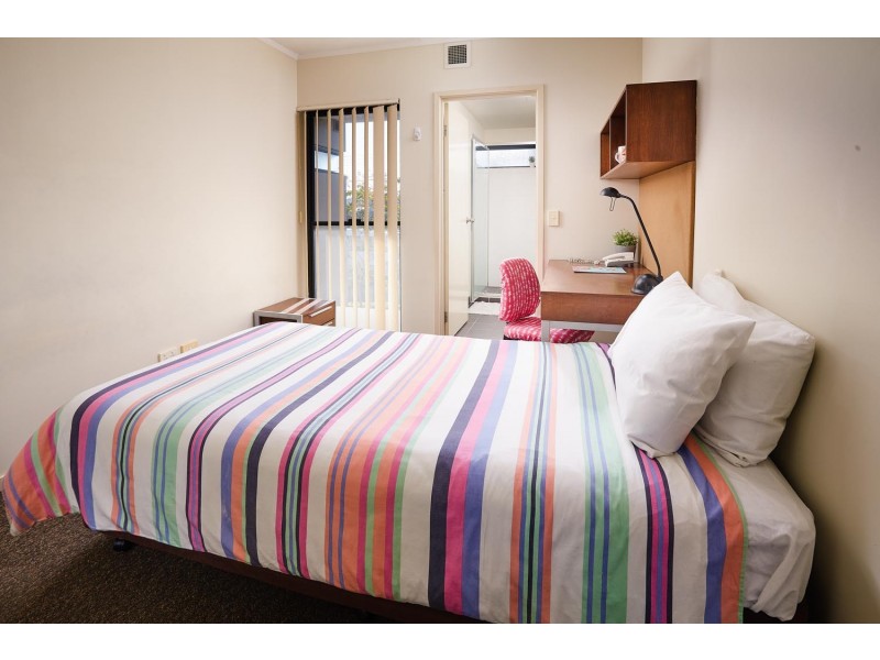 Asilo / 1848 Logan Road, Upper Mount Gravatt QLD 4122