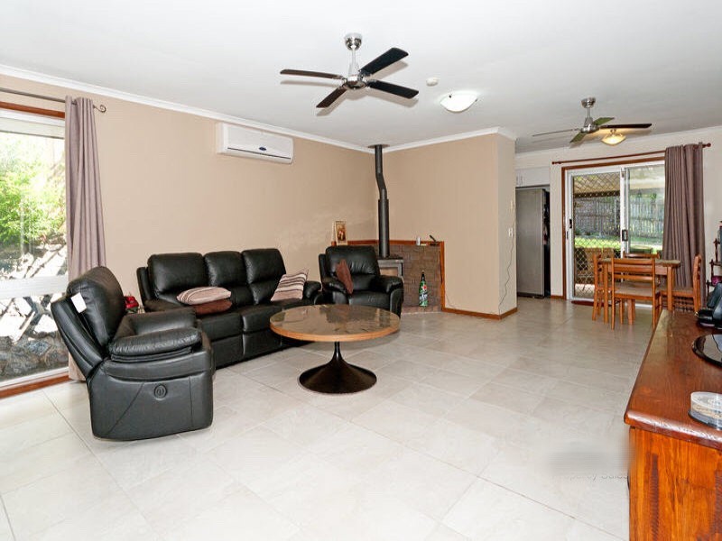 7 Flag Street, Jamboree Heights QLD 4074