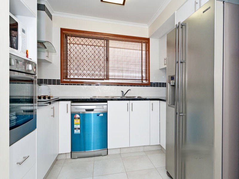 7 Flag Street, Jamboree Heights QLD 4074