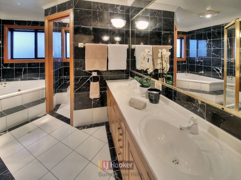 36a Legrand street, Macgregor QLD 4109