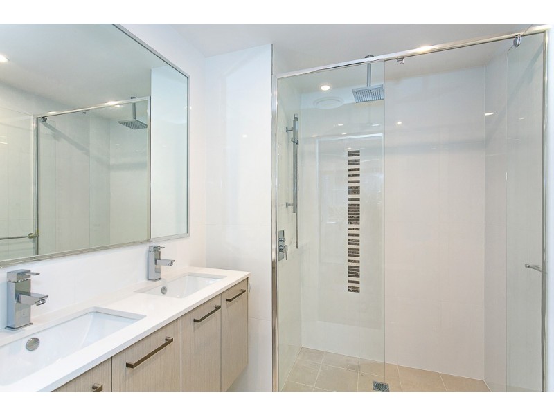 11 Andrews, Southport QLD 4215