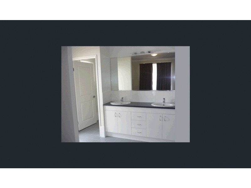 3 BEACHSTAR AVENUE, Upper Coomera QLD 4209